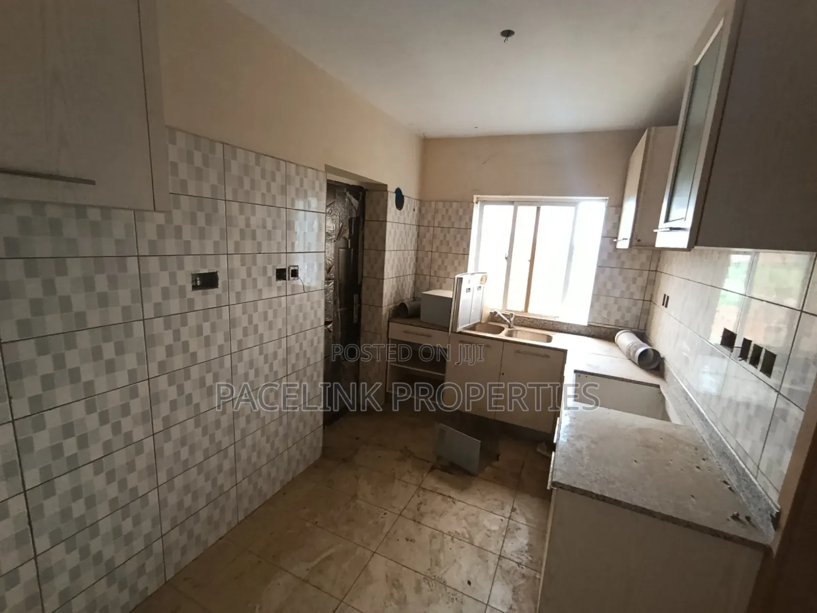 3bdrm Apartment in Ipaja Command for sale