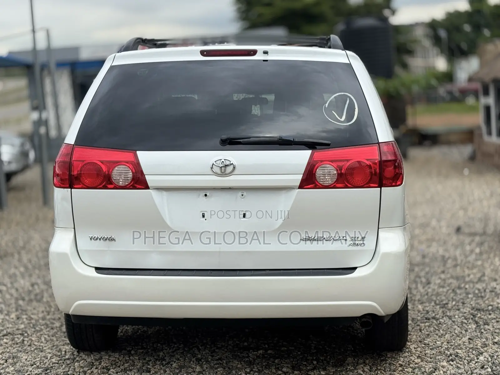 Toyota Sienna XLE 4WD 2007 White