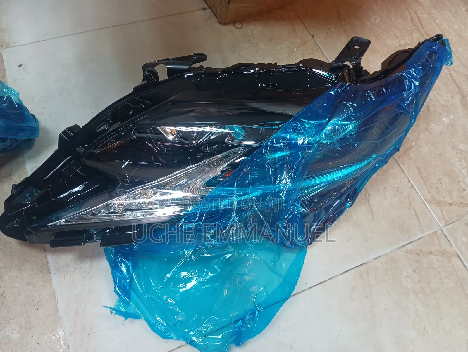 Headlight of Lexus Es350 3torch Model 2018