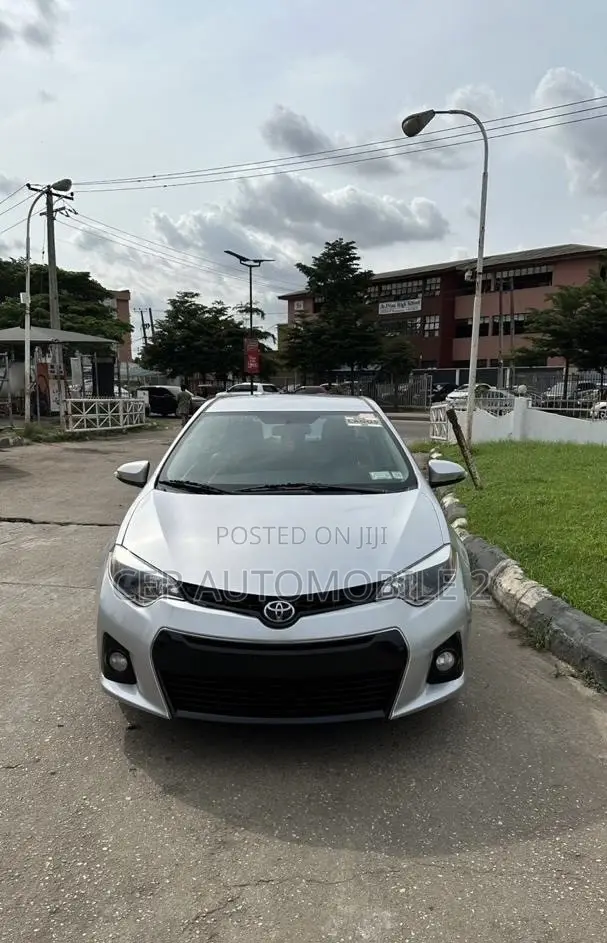 Toyota Corolla S 4dr Sedan (1.8L 4cyl CVT) 2014 Silver