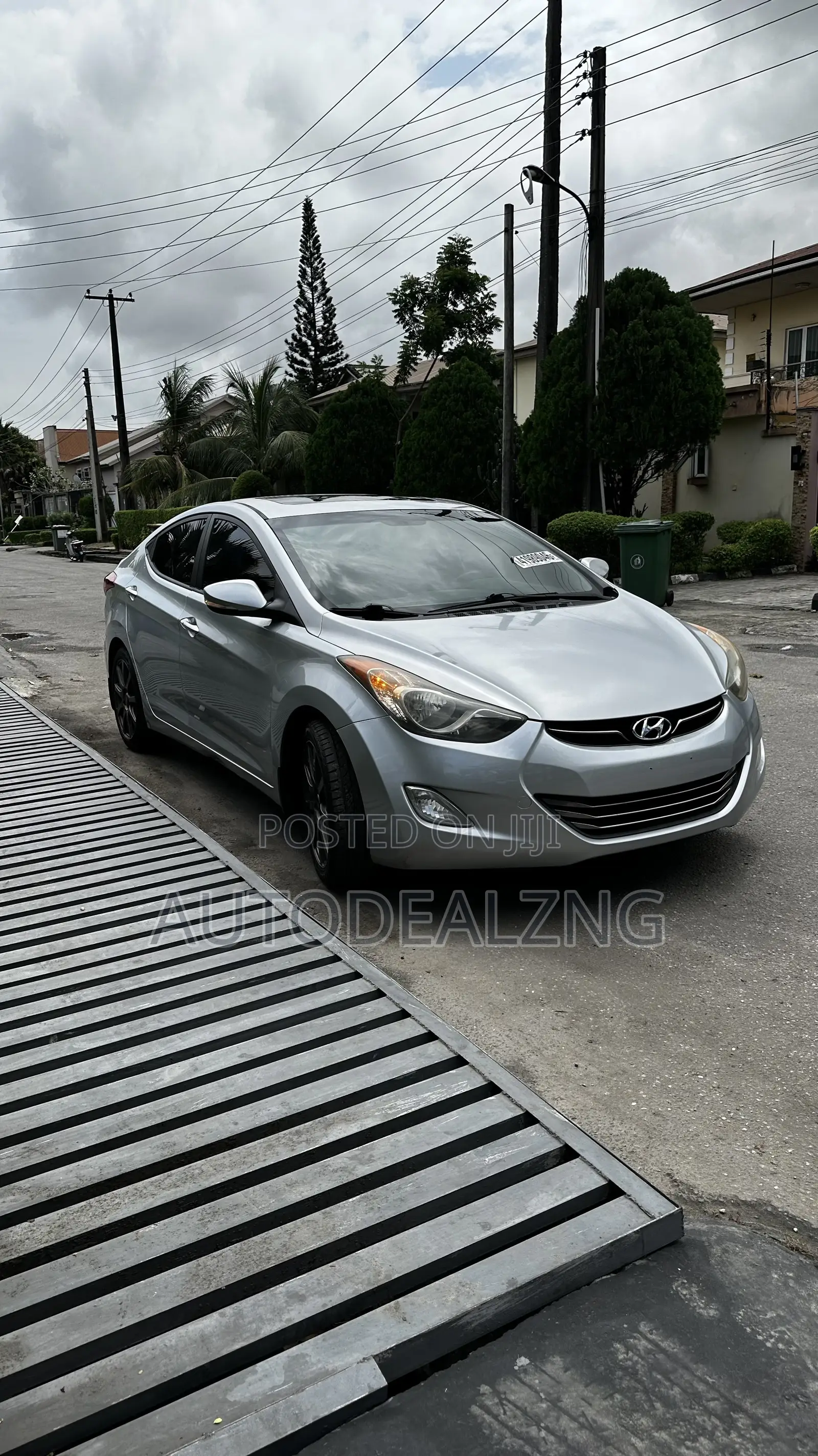 Hyundai Elantra Limited 2012 Silver