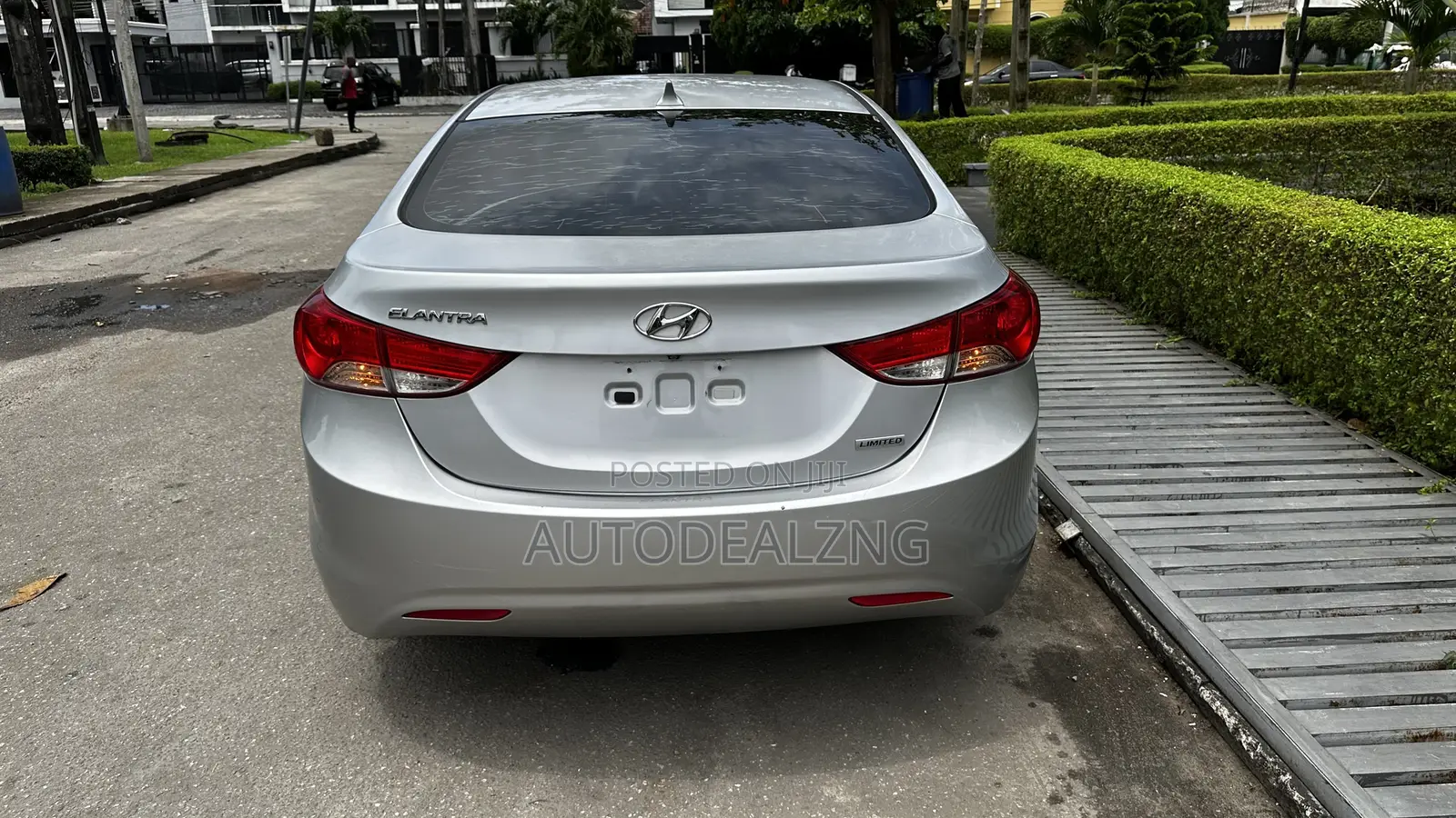 Hyundai Elantra Limited 2012 Silver