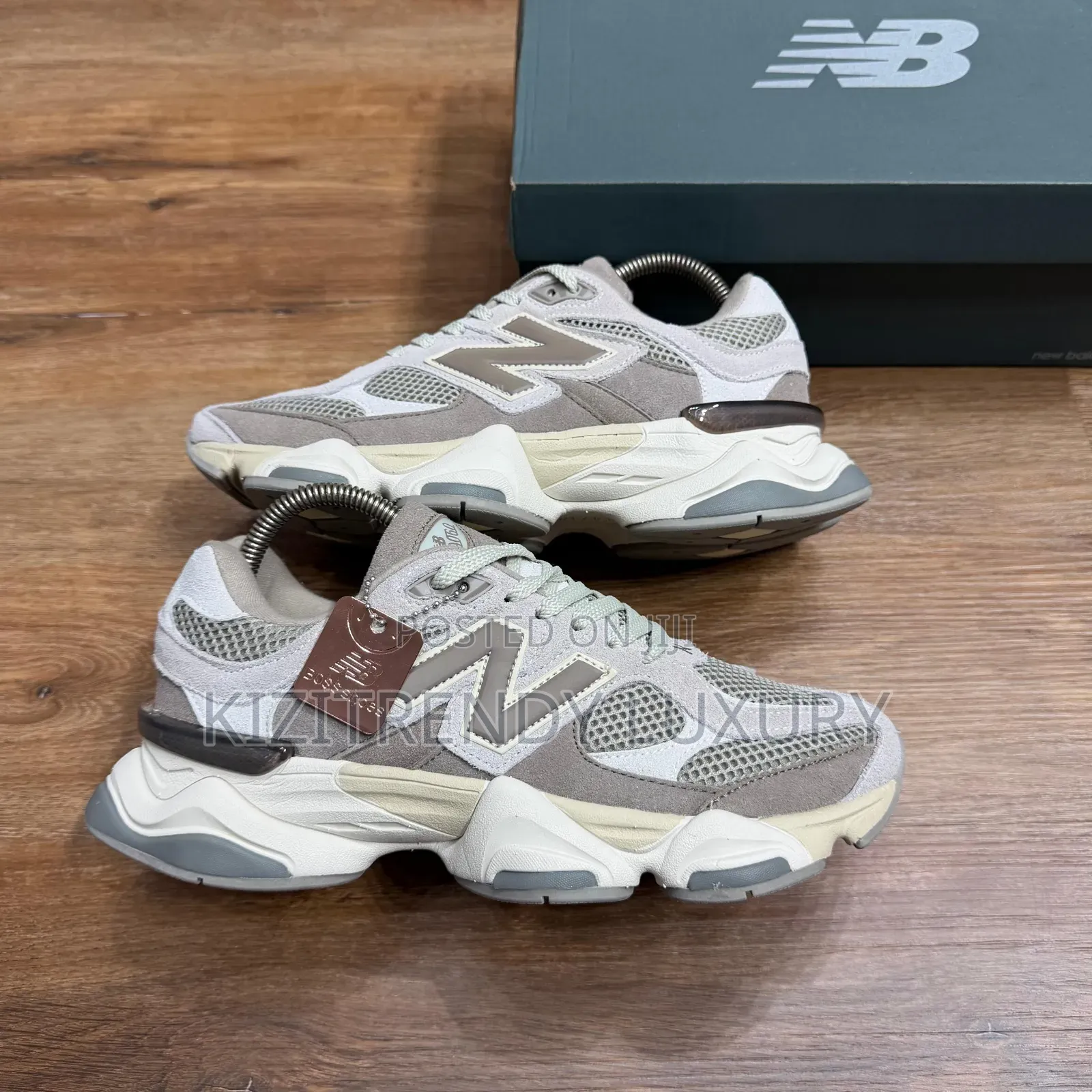 New Balance 9060