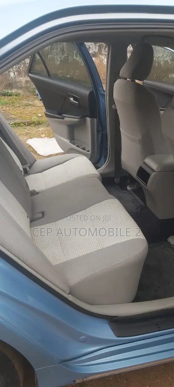 Toyota Camry LE 4dr Sedan (2.5L 4cyl 6A) 2012 Blue