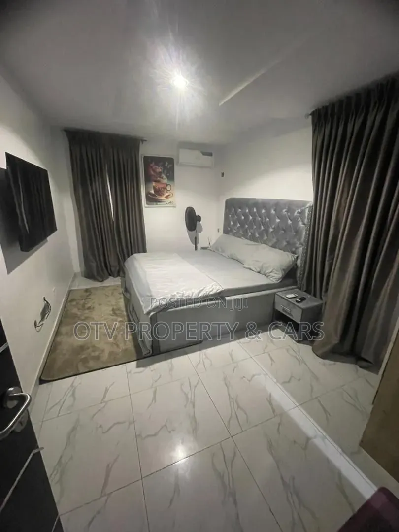 Furnished 14bdrm Block of Flats in Airport Road / Ikeja for sale
