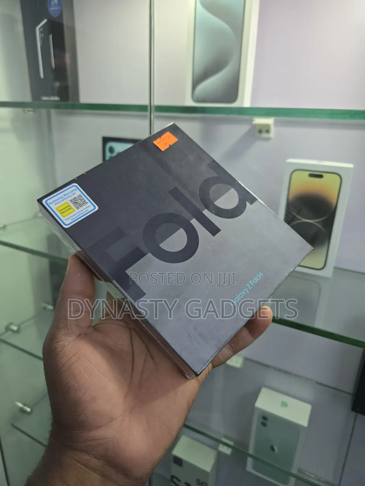 New Samsung Galaxy Z Fold4 256 GB Gold