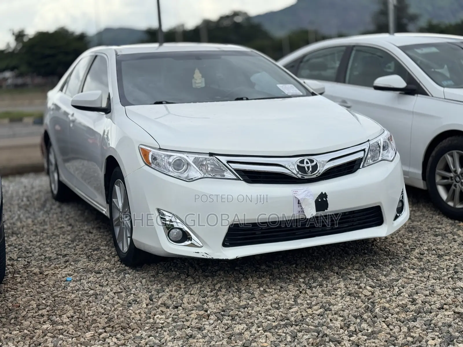 Toyota Camry XLE 4dr Sedan (2.5L 4cyl 6A) 2013 White