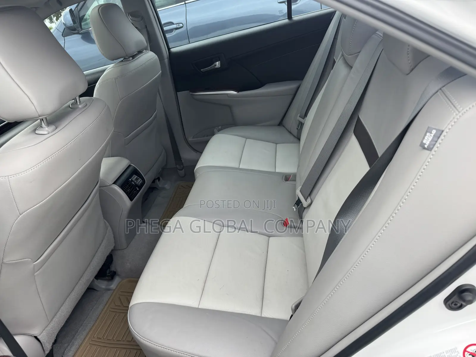 Toyota Camry XLE 4dr Sedan (2.5L 4cyl 6A) 2013 White