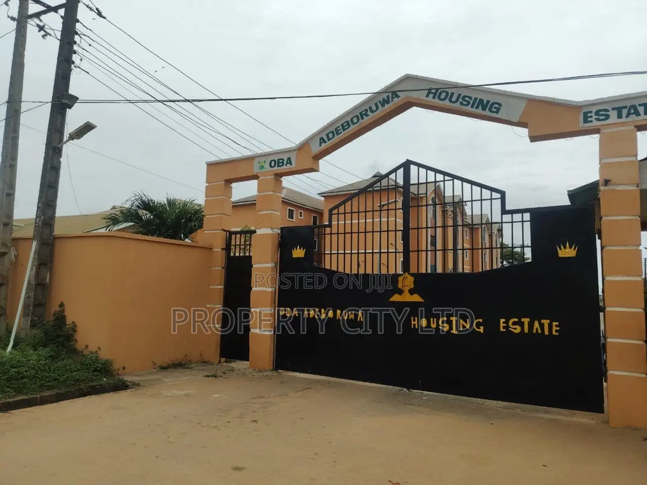 2bdrm Apartment in Adeboruwa Housing, Igbogbo for sale