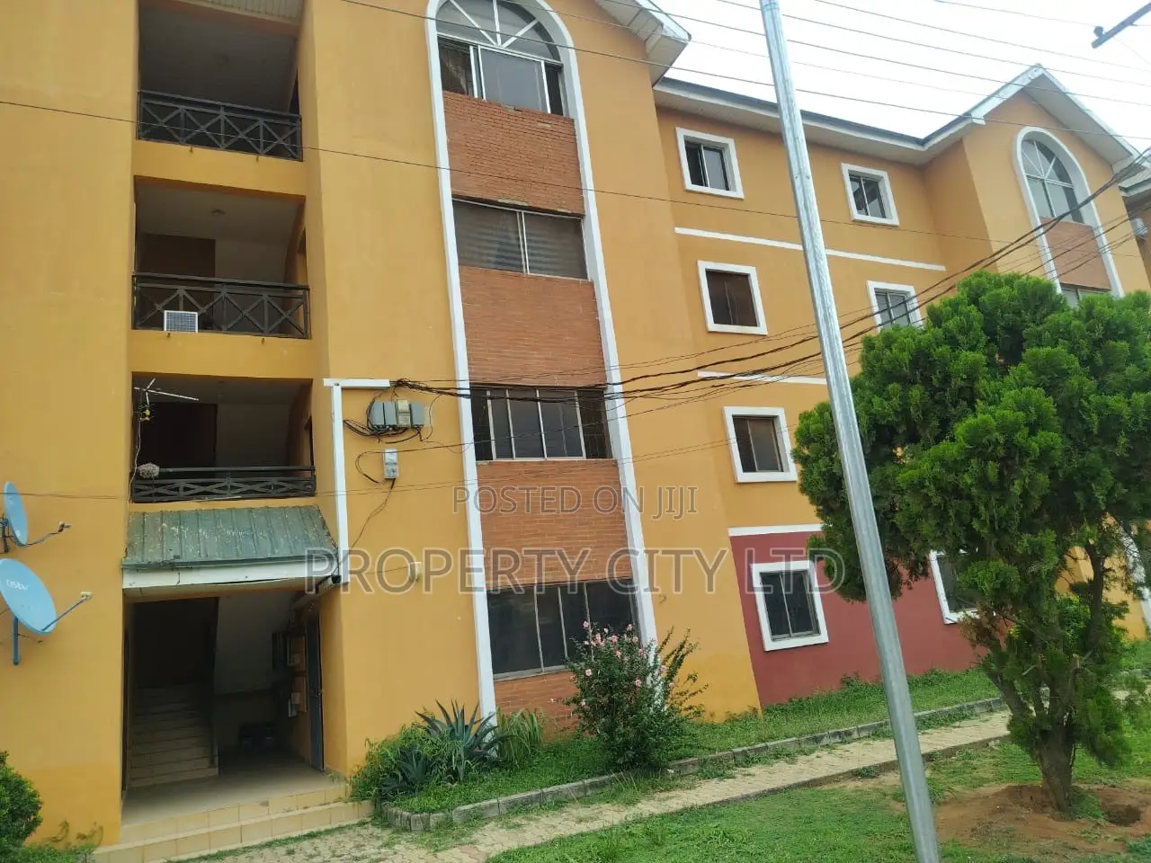 2bdrm Apartment in Adeboruwa Housing, Igbogbo for sale