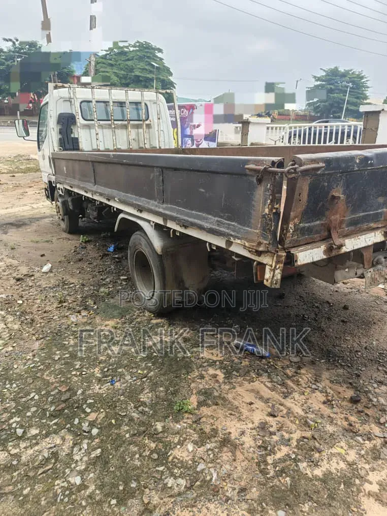 Mitsubishi Canter Truck 2002 Model White
