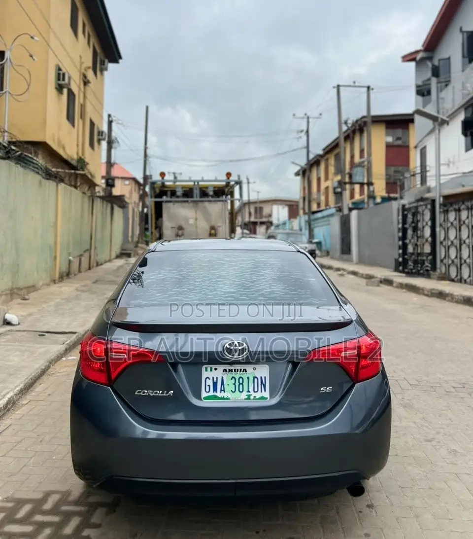 Toyota Corolla SE 4dr Sedan (1.8L 4cyl CVT) 2017 Blue