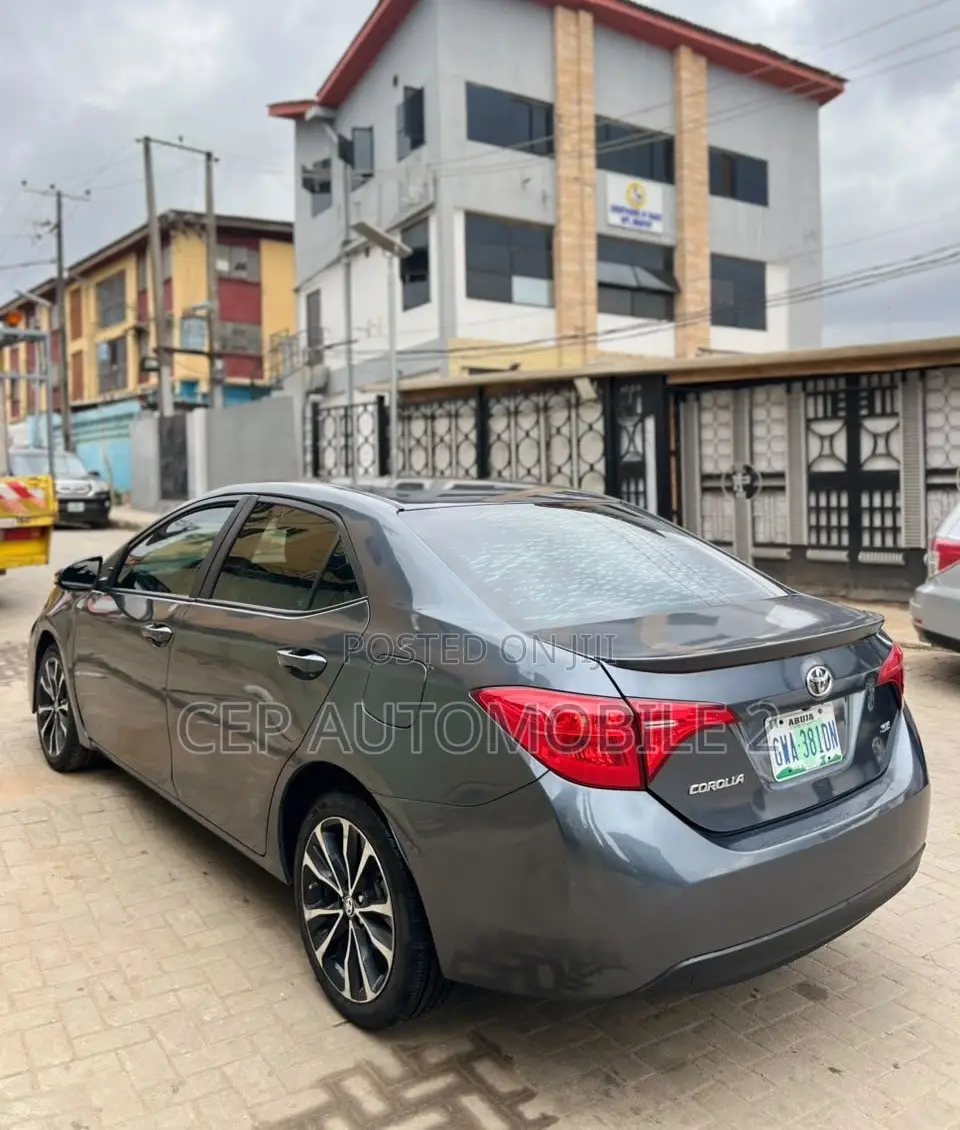 Toyota Corolla SE 4dr Sedan (1.8L 4cyl CVT) 2017 Blue