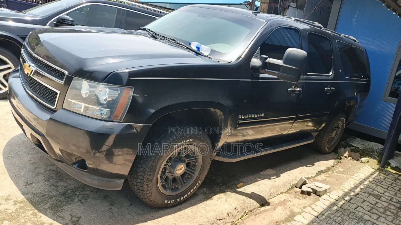 Chevrolet Suburban 2012 Black
