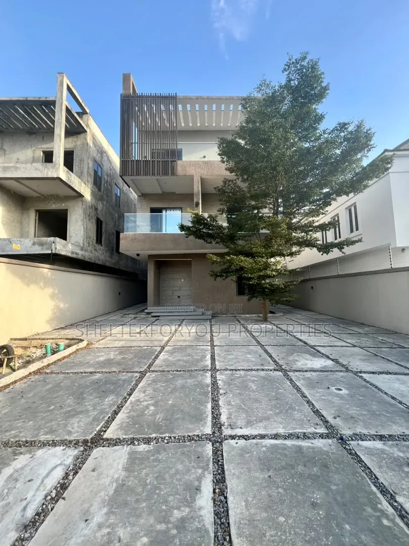 5bdrm Duplex in Lekki Phase 1 for sale
