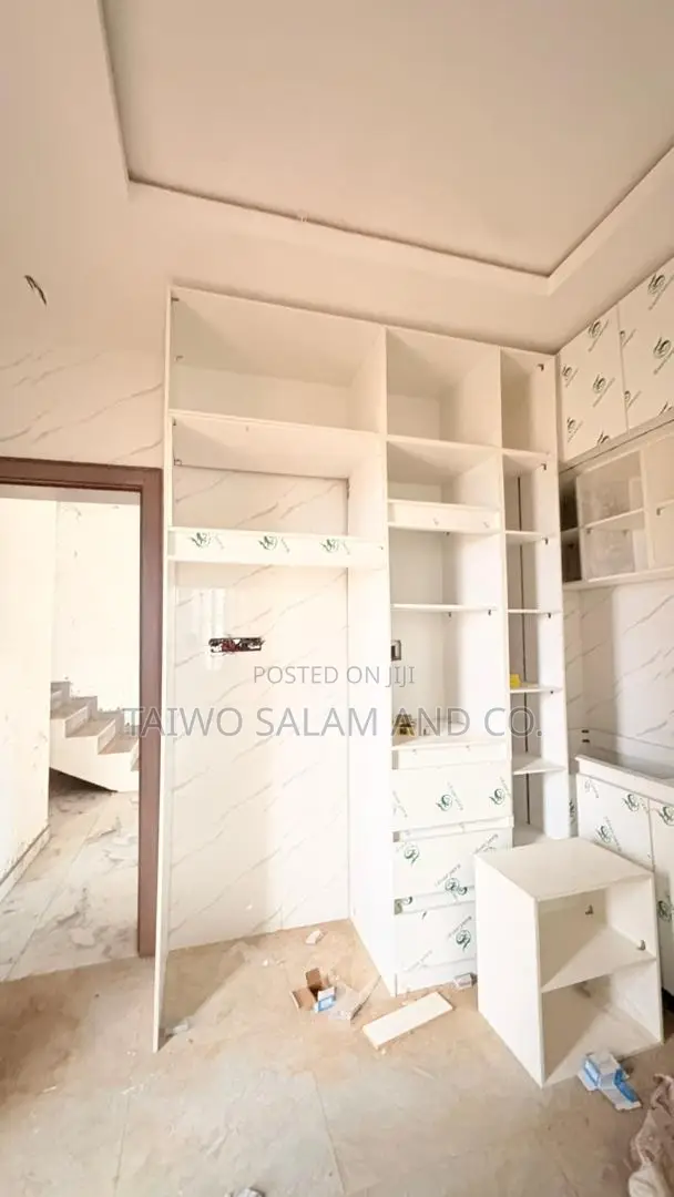 4bdrm Duplex in Akobo for sale