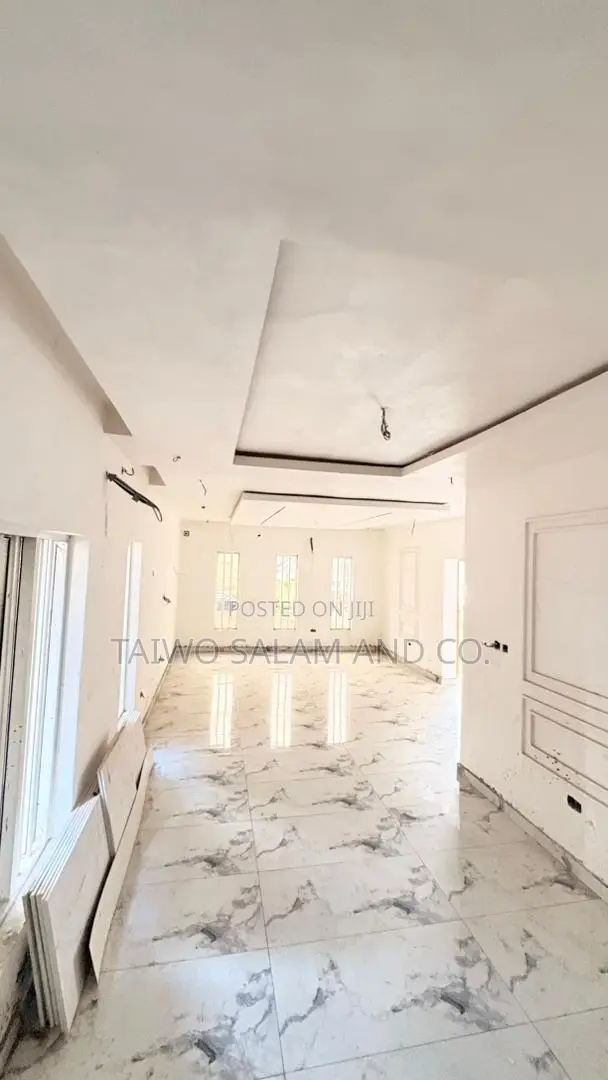 4bdrm Duplex in Akobo for sale