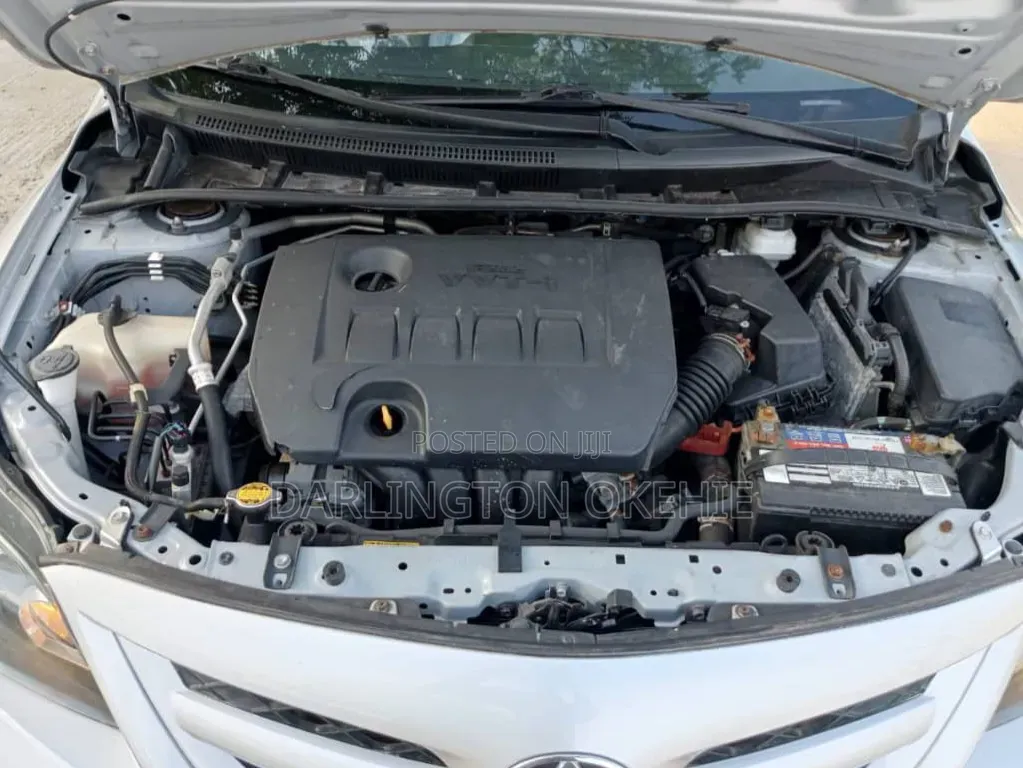 Toyota Corolla 2011 Silver