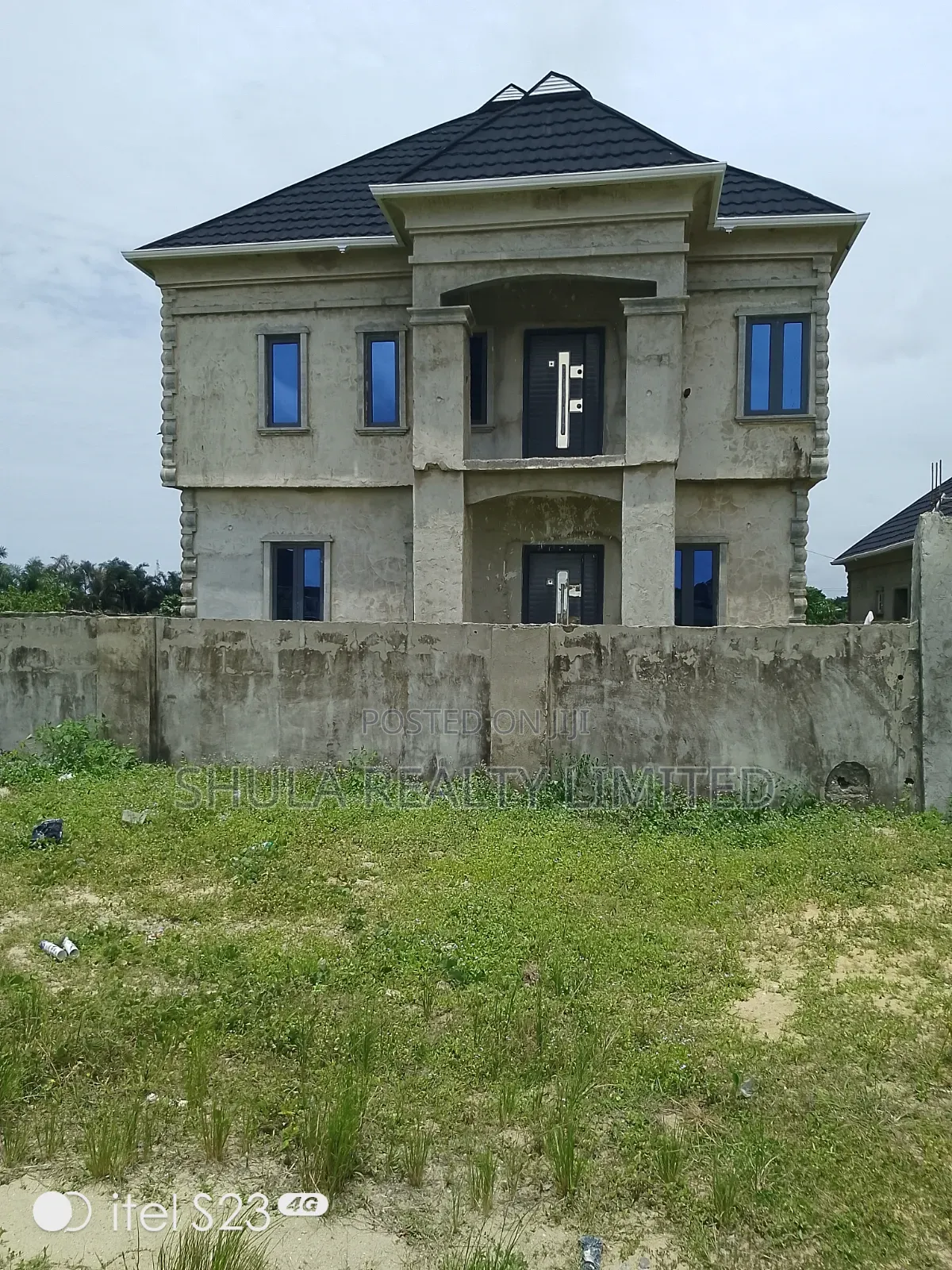5bdrm Duplex in Oko Afo for sale