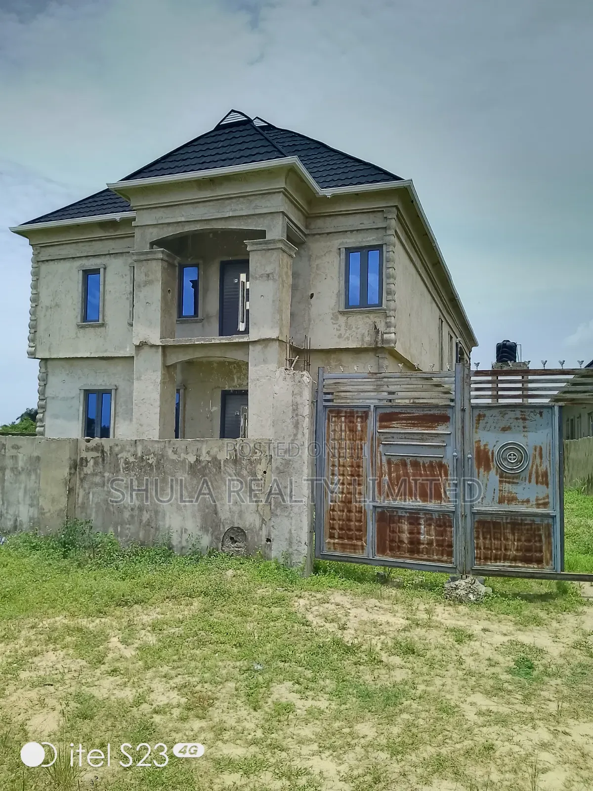 5bdrm Duplex in Oko Afo for sale