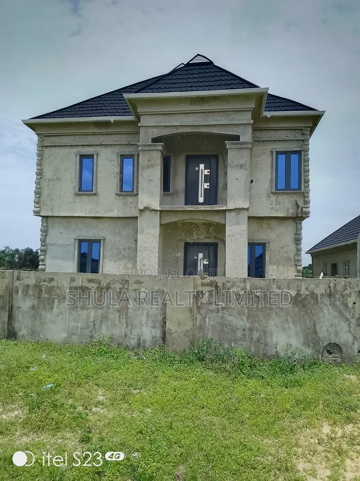 5bdrm Duplex in Oko Afo for sale