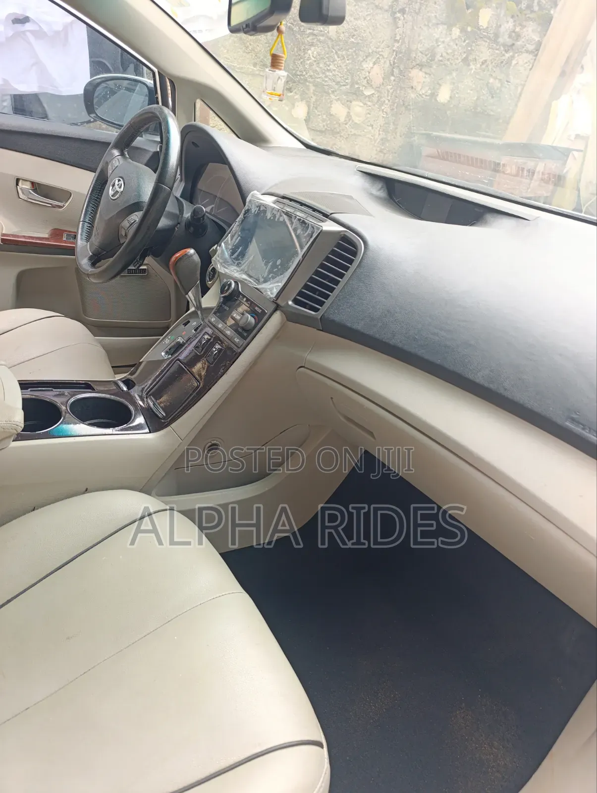 Toyota Venza V6 AWD 2010 White