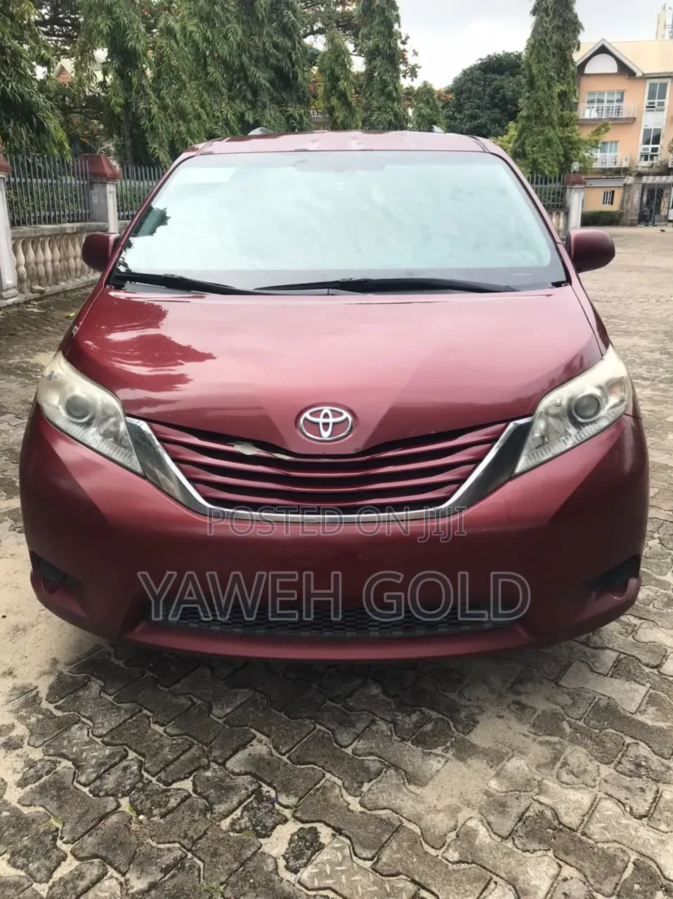 Toyota Sienna LE 8-Passenger 4dr Minivan (3.5L 6cyl 6A) 2015 Brown
