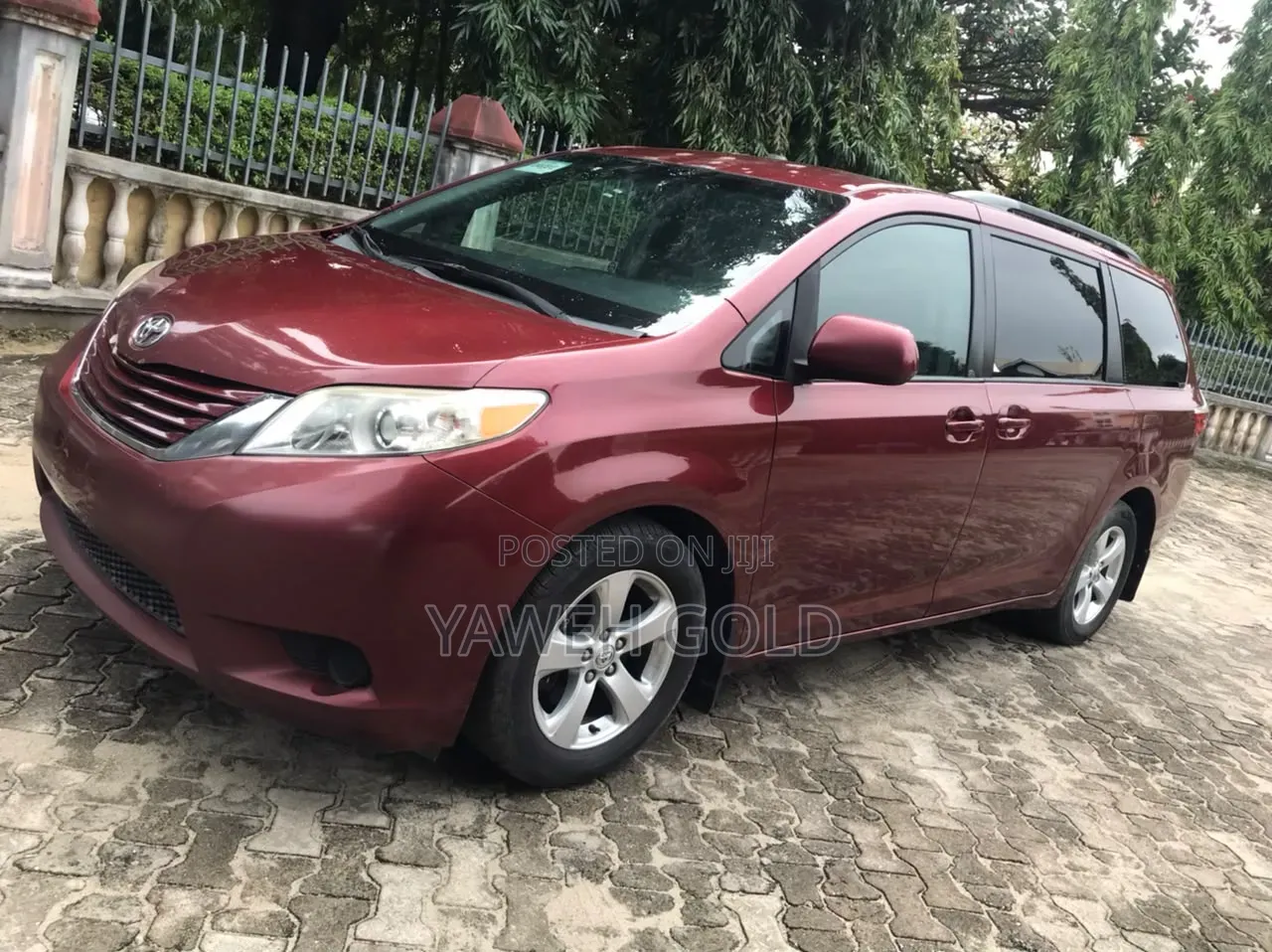 Toyota Sienna LE 8-Passenger 4dr Minivan (3.5L 6cyl 6A) 2015 Brown