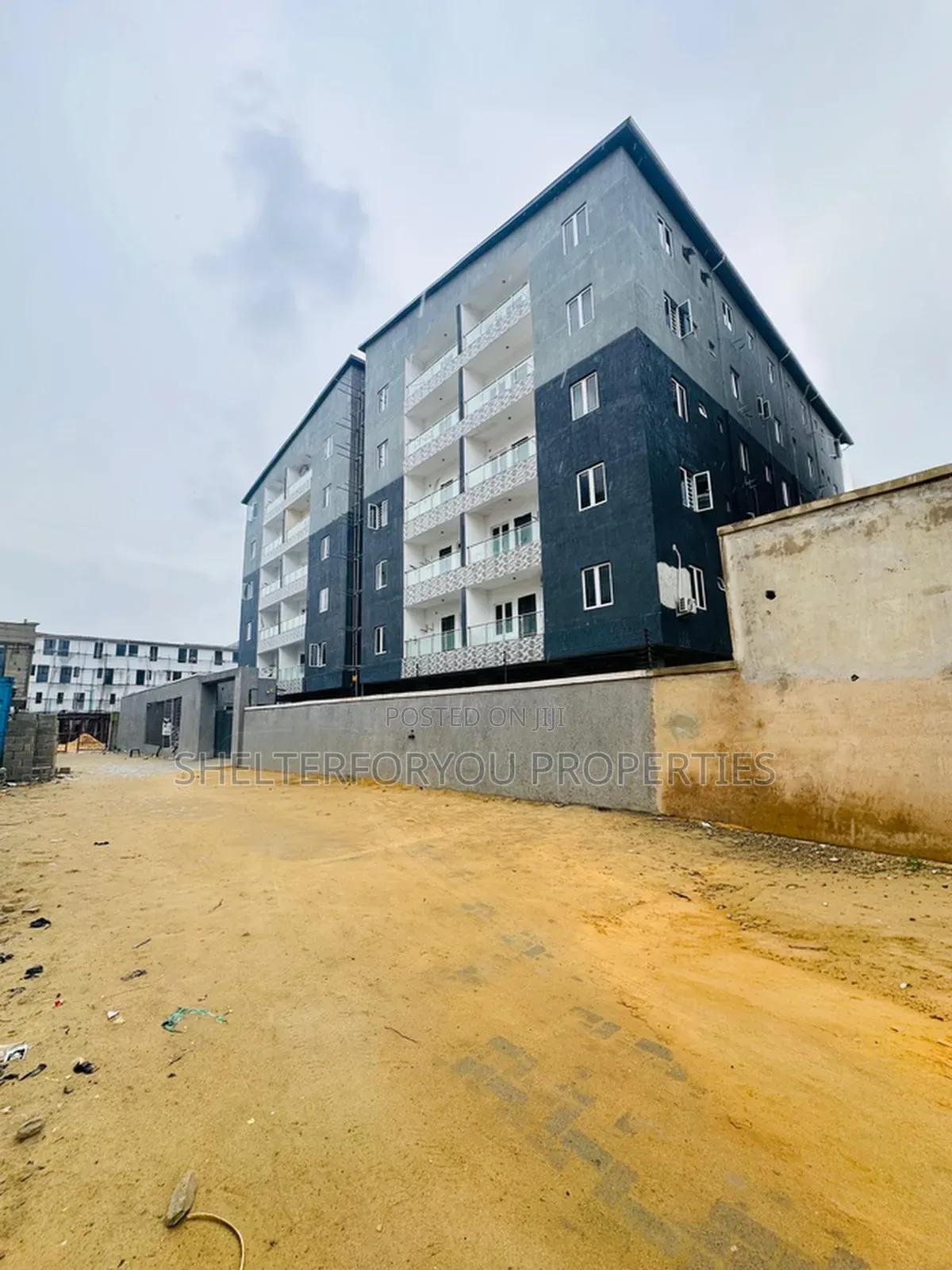 2bdrm Apartment in Lekki Phase 1 for rent