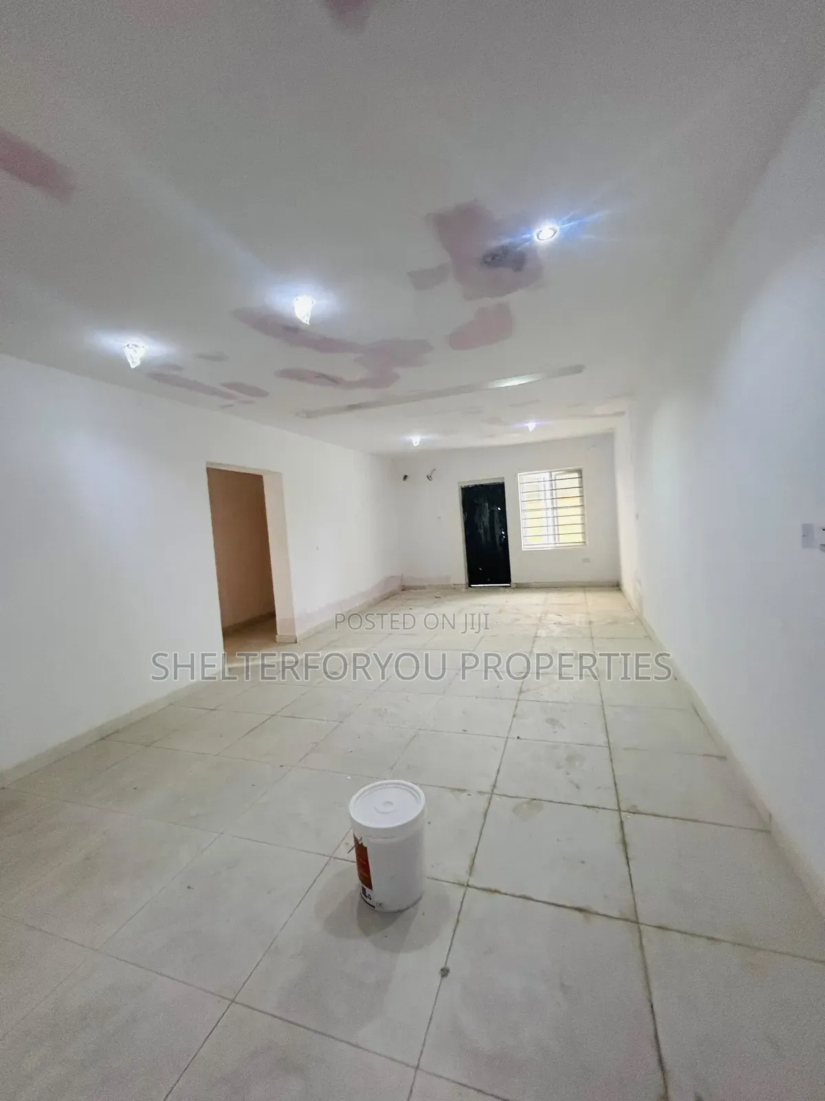 2bdrm Apartment in Lekki Phase 1 for rent