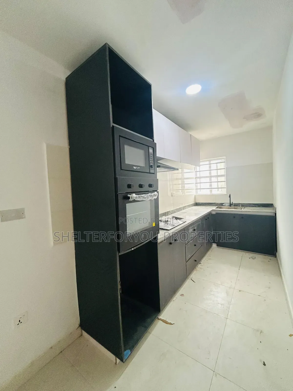 2bdrm Apartment in Lekki Phase 1 for rent