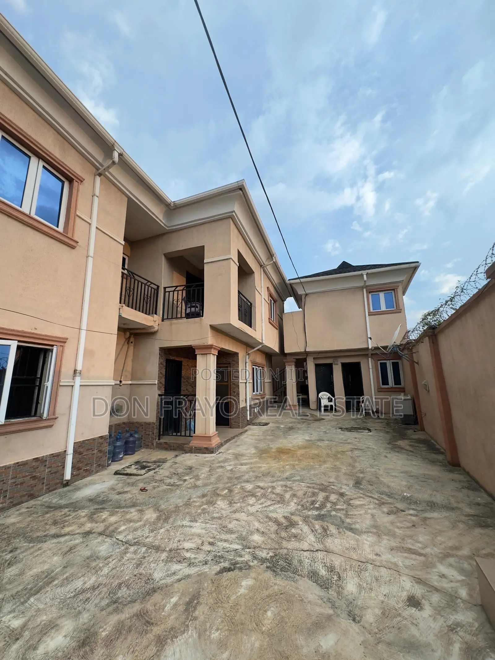 10bdrm Duplex in Aare Oluyole for sale