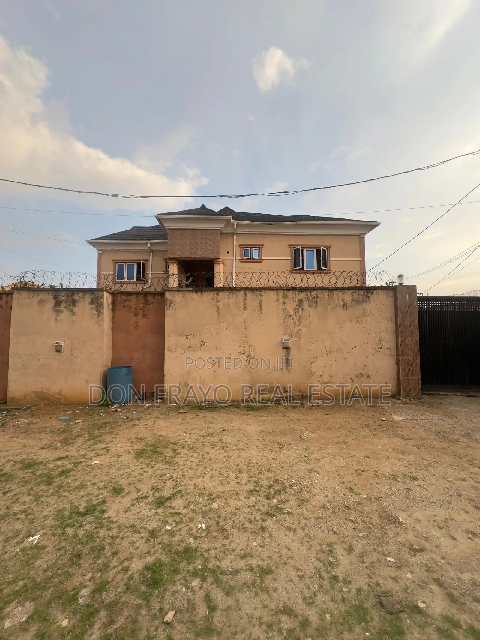 10bdrm Duplex in Aare Oluyole for sale