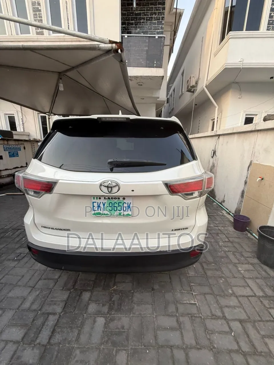 Toyota Highlander Limited 4dr SUV AWD (3.5L 6cyl 6A) 2015 White