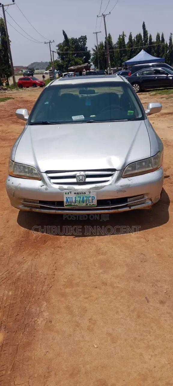 Honda Accord 2000 Silver