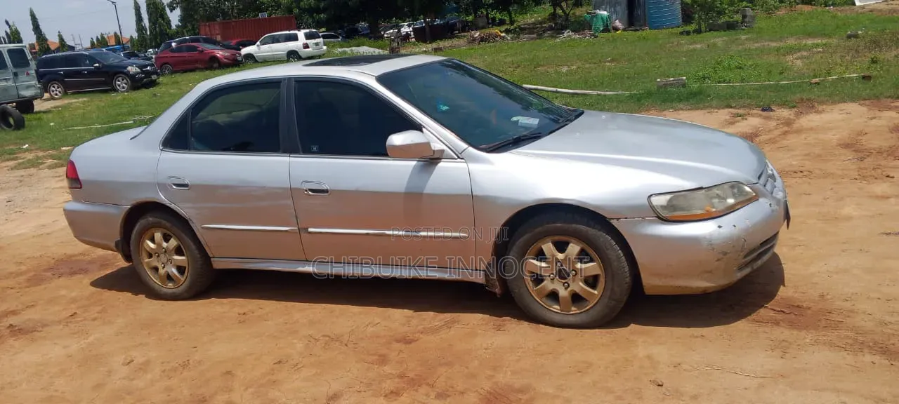 Honda Accord 2000 Silver
