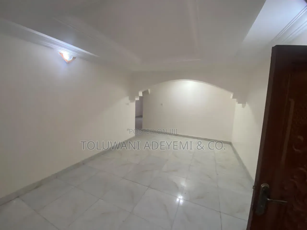 3bdrm Apartment in Lekki Phase 1 for rent