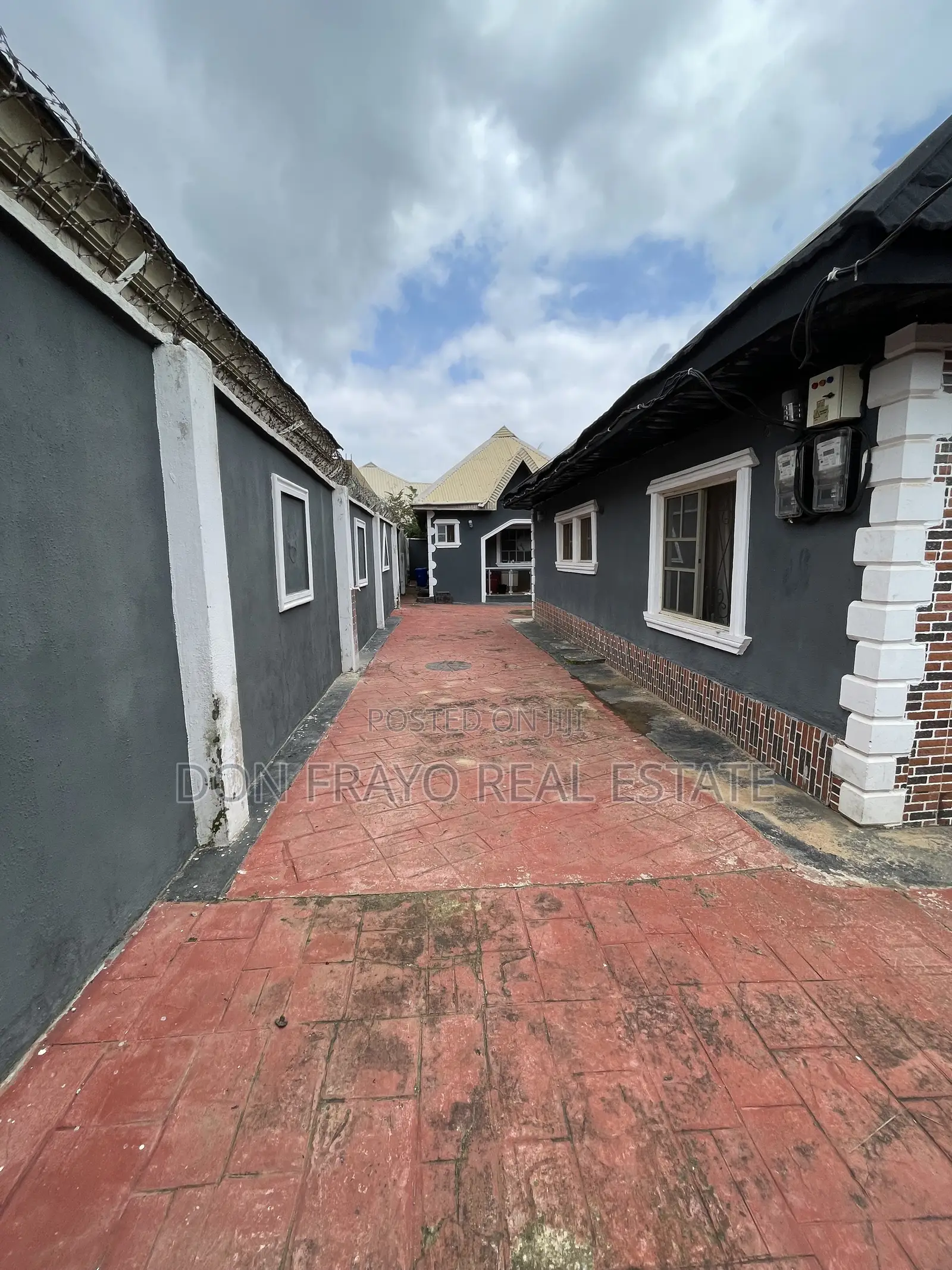 2bdrm Apartment in New Age Elebu, Akala Express for rent