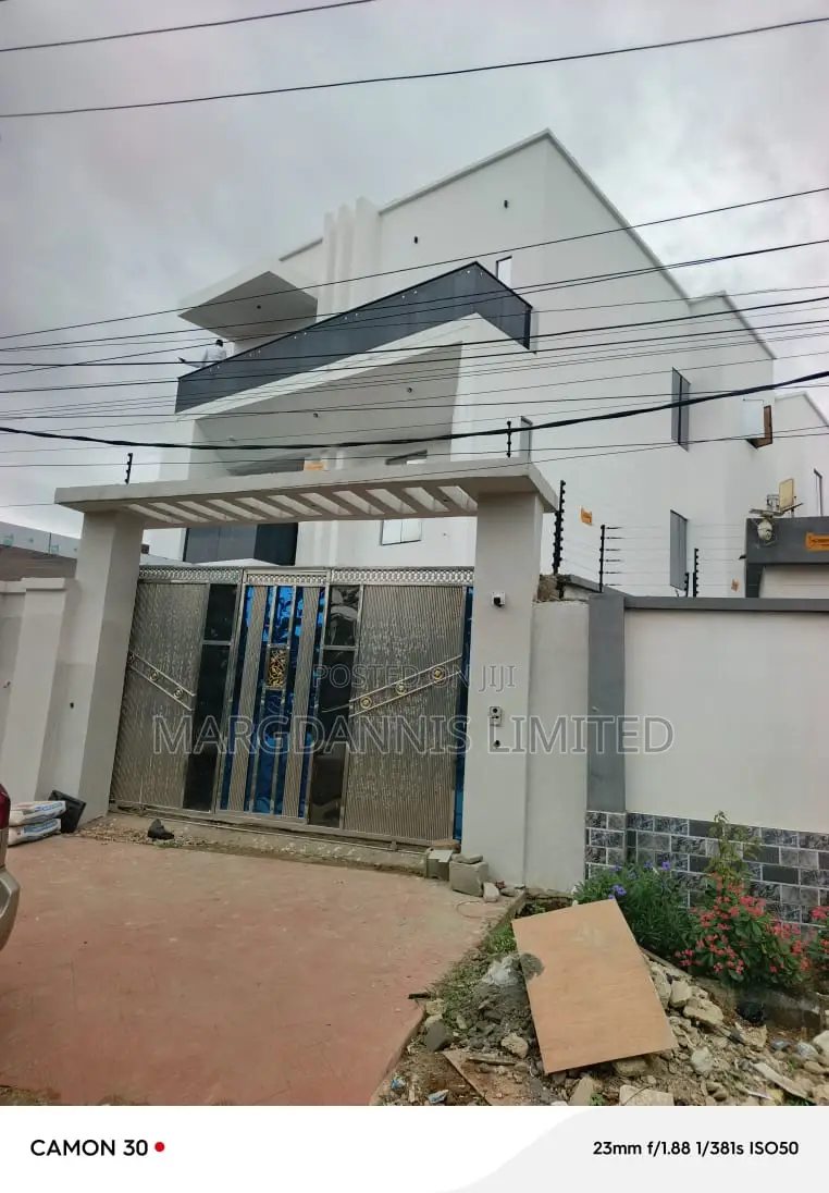 Furnished 7bdrm Mansion in Ikeja for sale
