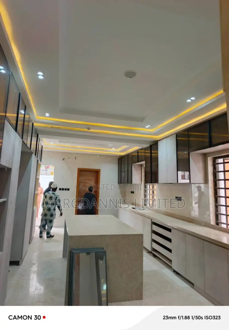 Furnished 7bdrm Mansion in Ikeja for sale