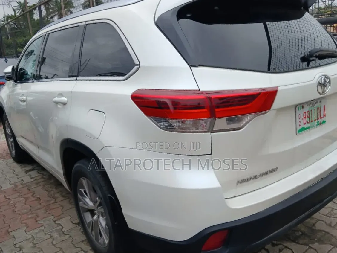 Toyota Highlander XLE V6 4x4 (3.5L 6cyl 6A) 2016 White