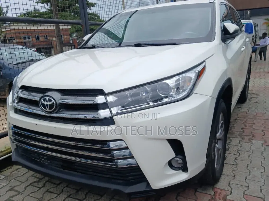 Toyota Highlander XLE V6 4x4 (3.5L 6cyl 6A) 2016 White
