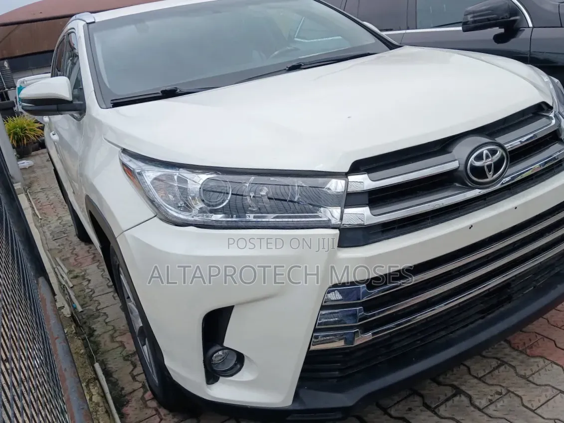 Toyota Highlander XLE V6 4x4 (3.5L 6cyl 6A) 2016 White