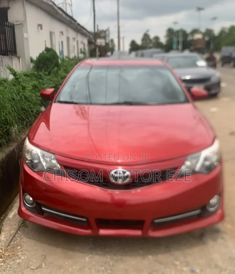 Toyota Camry SE 4dr Sedan (2.5L 4cyl 6A) 2012 Red