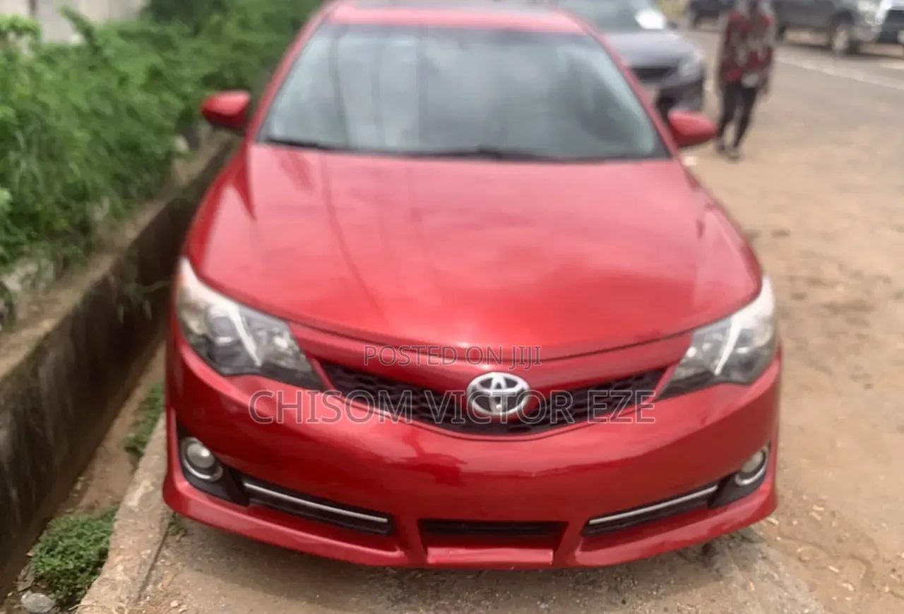 Toyota Camry SE 4dr Sedan (2.5L 4cyl 6A) 2012 Red