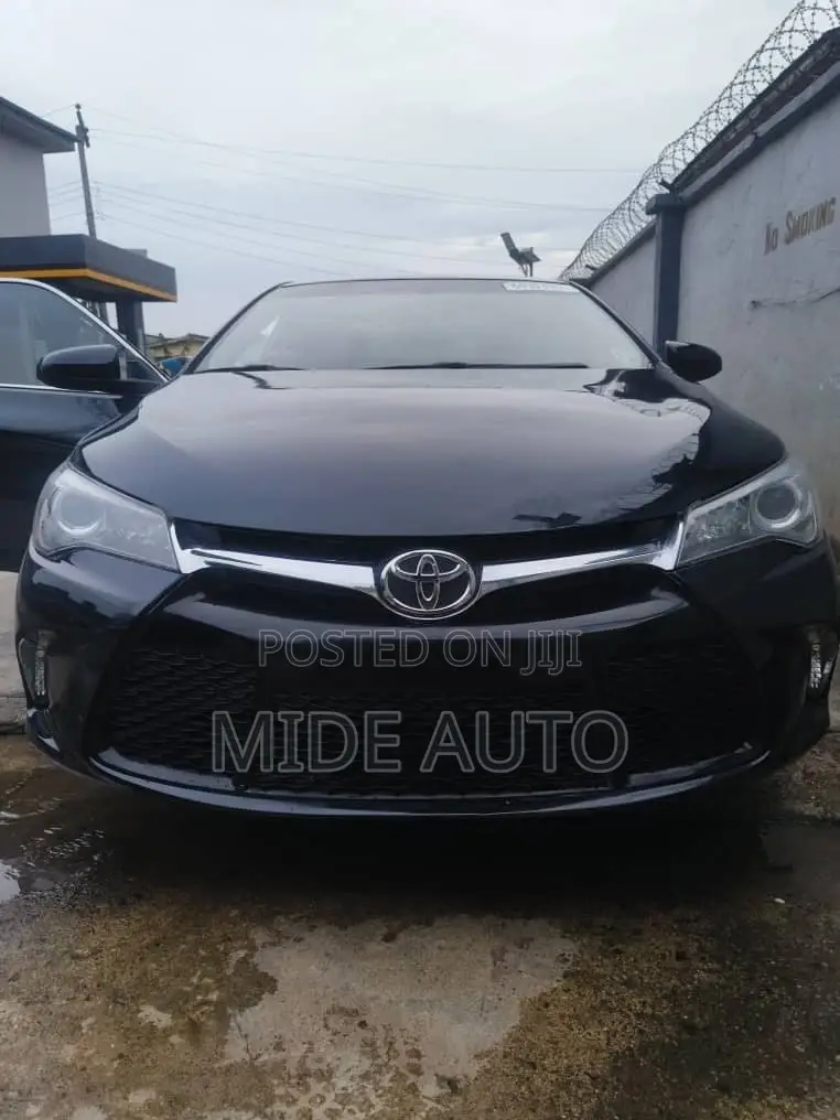 Toyota Camry SE 4dr Sedan (2.5L 4cyl 6A) 2017 Black