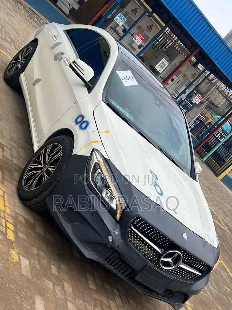 Mercedes-Benz GLA 250 2016 White