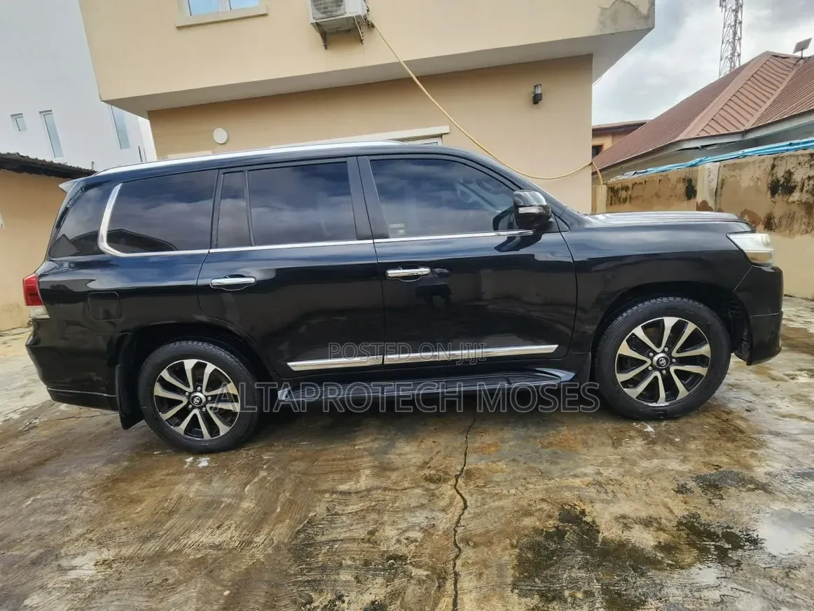 Toyota Land Cruiser 4.0 V6 GXR 2020 Black