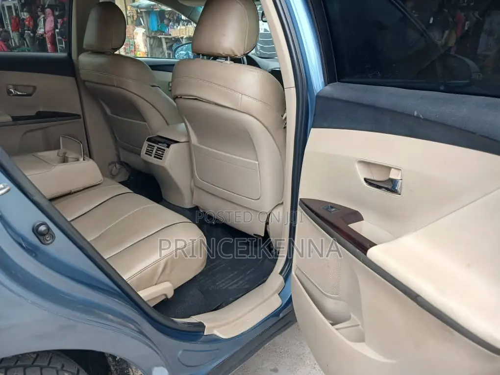 Toyota Venza 2010 Blue