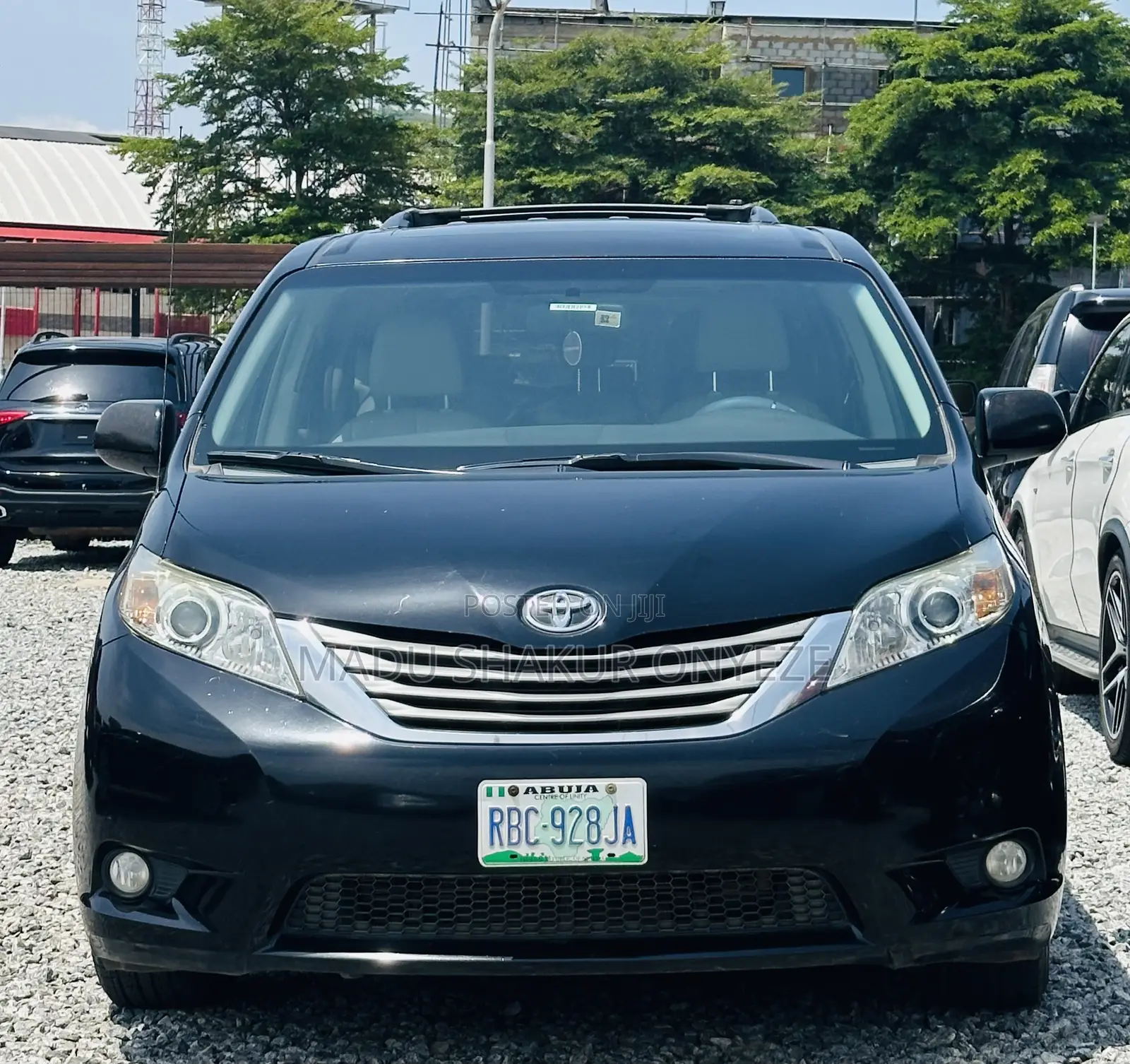 Toyota Sienna XLE FWD 8-Passenger 2013 Black